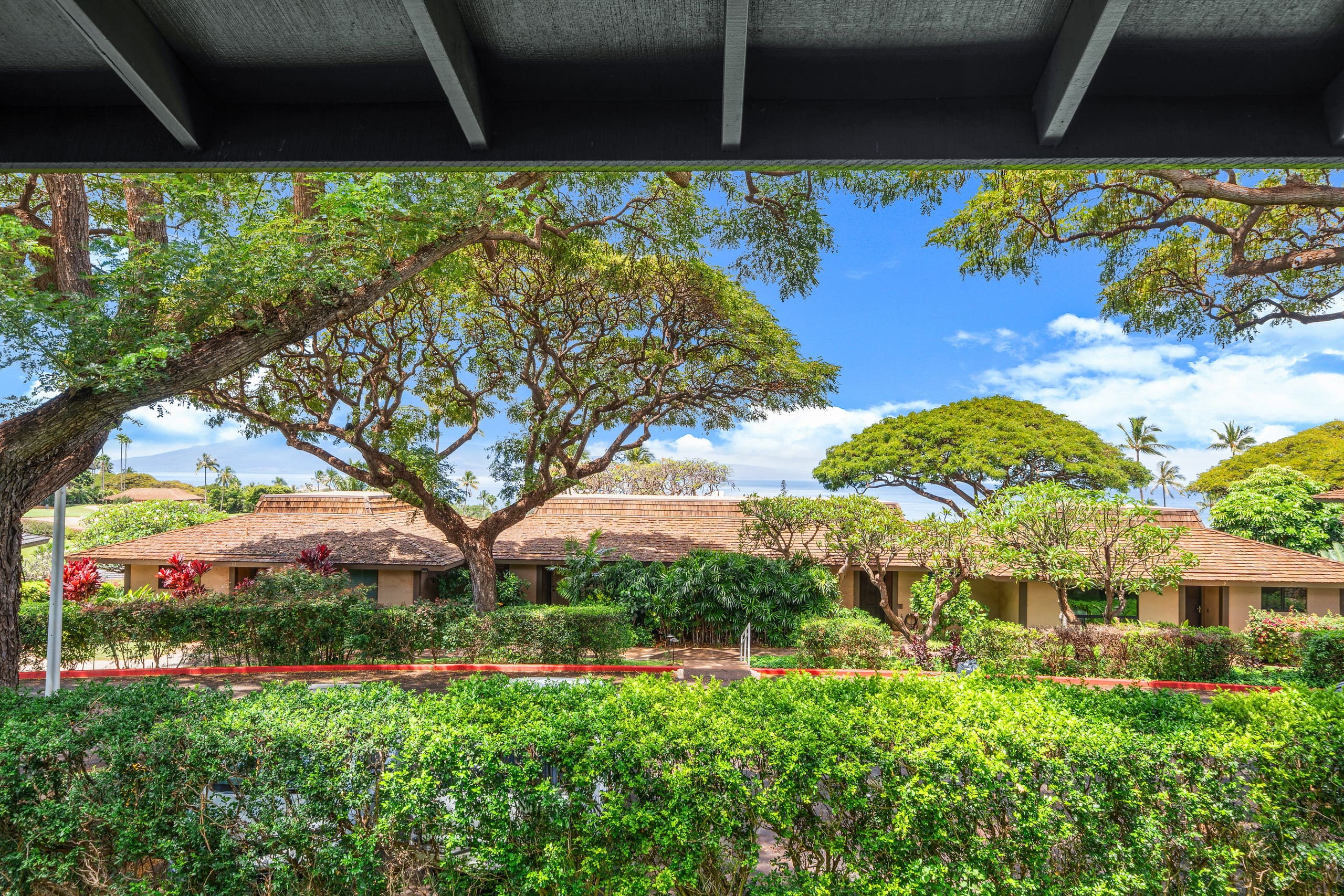 Condo in Lahaina · ★4.33 · 2 bedrooms · 2 beds · 2.5 baths - Image 34