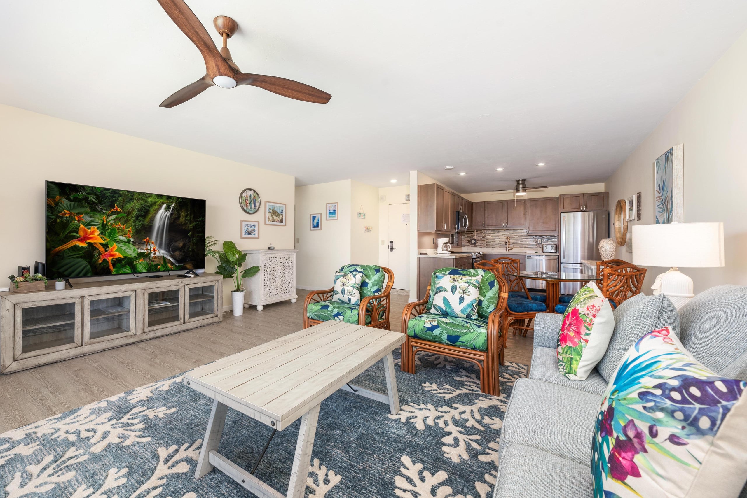 Condo in Kailua-Kona · ★4.58 · 2 bedrooms · 3 beds · 2 shared baths - Image 11