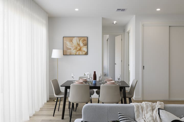 10 Min to Airport | Brand New Family 4BR House