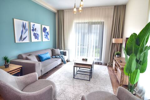 Spacious 2BR with Garden Family friendly
