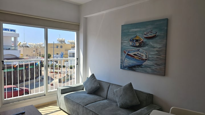 Stay: Sunny Honey Apt|1 Br|550m To Katsarka Beach - Ayia Napa