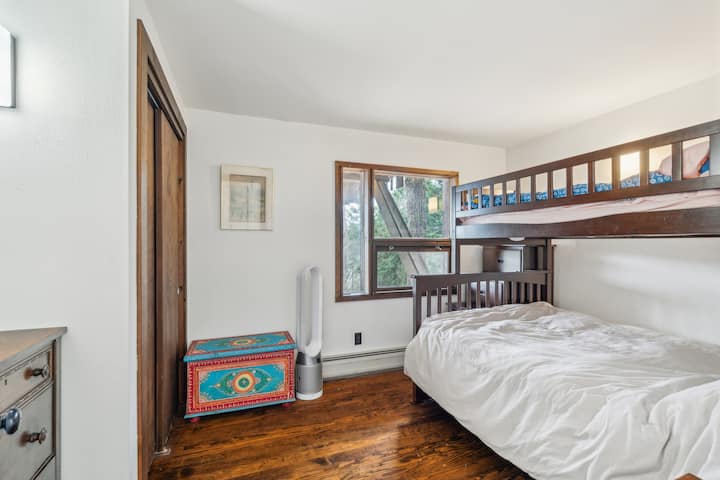 רצפה, ריצוף, בתוך הבית, פרקט, מיטה