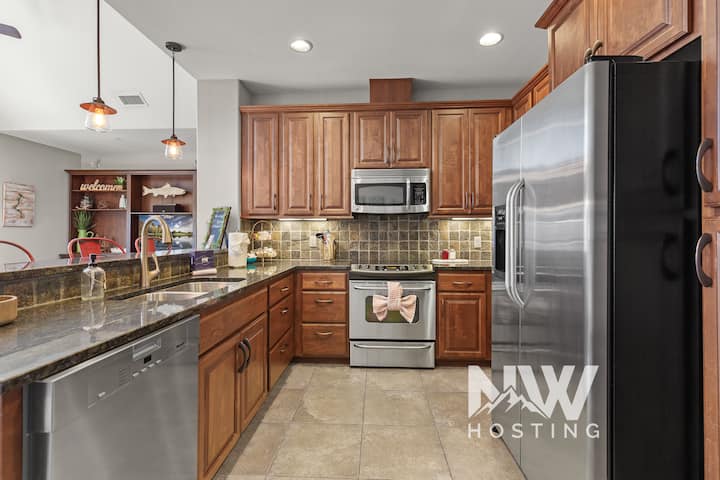 Stylish Riverstone Corner Condo—walk To Everything - Coeur d'Alene, ID