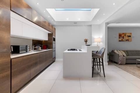 Top performing Airbnb: Superb Duplex near Hyde Park in Prime Location in City Of Westminster