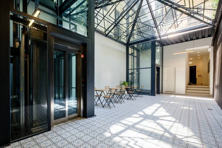 Art Deco 32 Luxury 2BR Apartment Downtown Metro AC gallery image 4