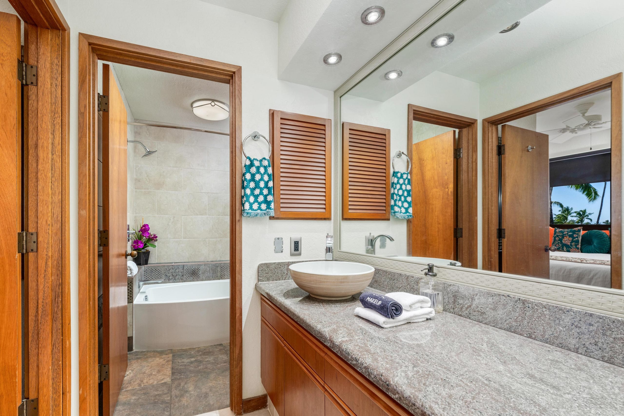 Condo in Waikoloa Village · ★5.0 · 2 bedrooms · 2 beds · 2 baths - Photo 12