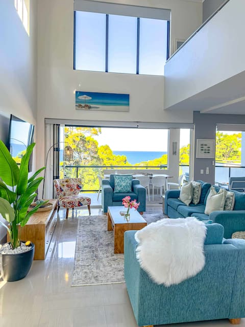 Coolum Beachfront Luxury for Family and Friends
