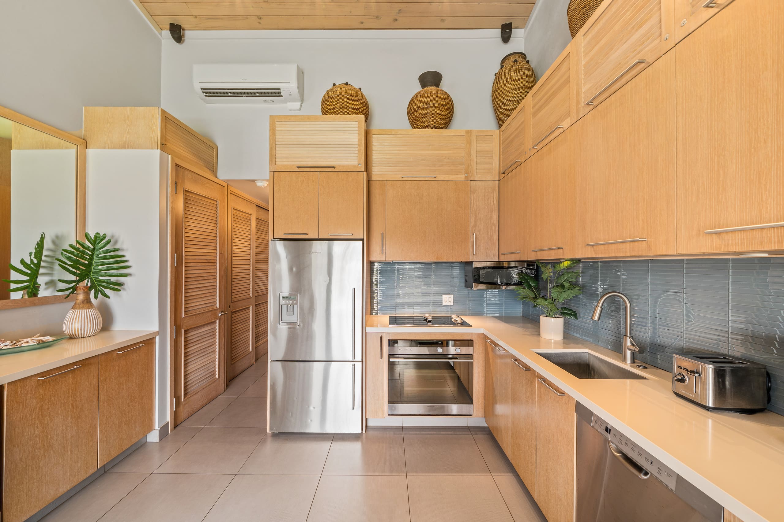 Condo in Lahaina · ★4.64 · 1 bedroom · 2 beds · 1 bath - Image 10