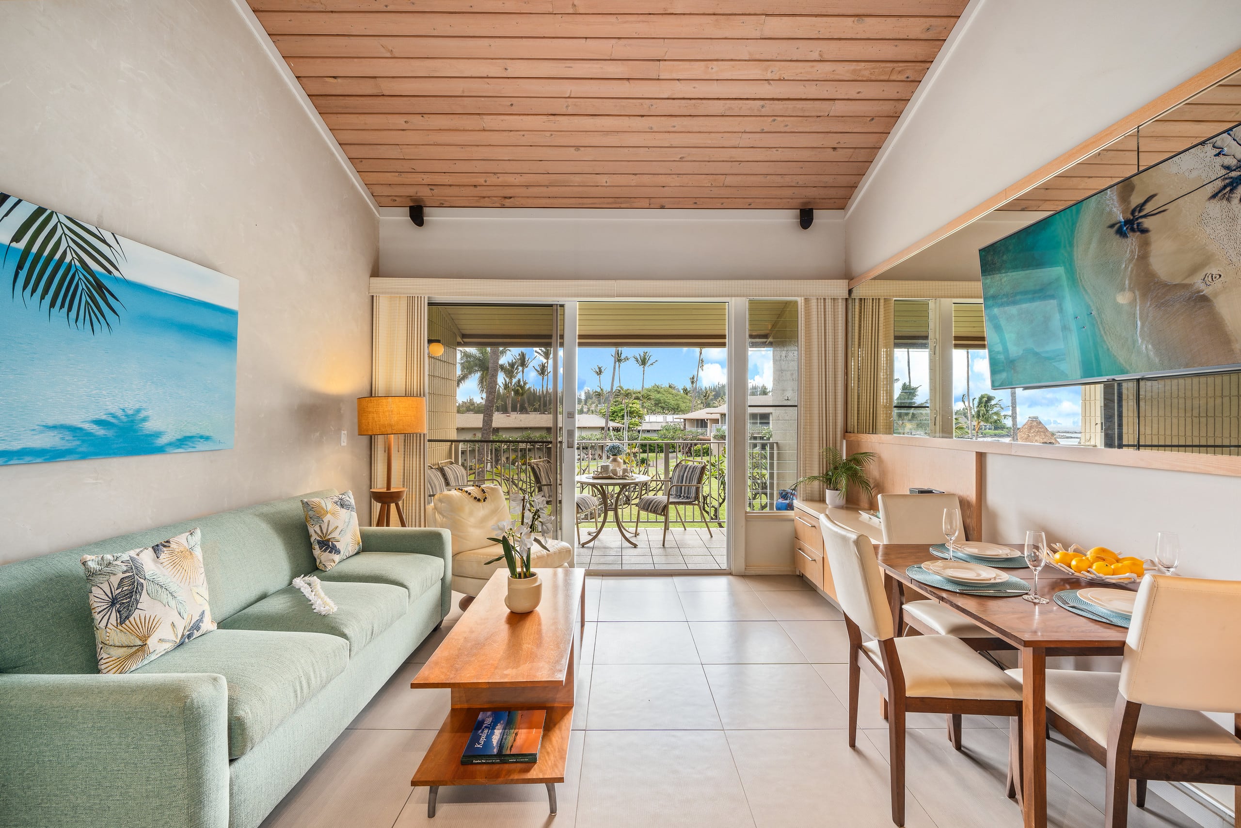 Condo in Lahaina · ★4.64 · 1 bedroom · 2 beds · 1 bath - Image 2