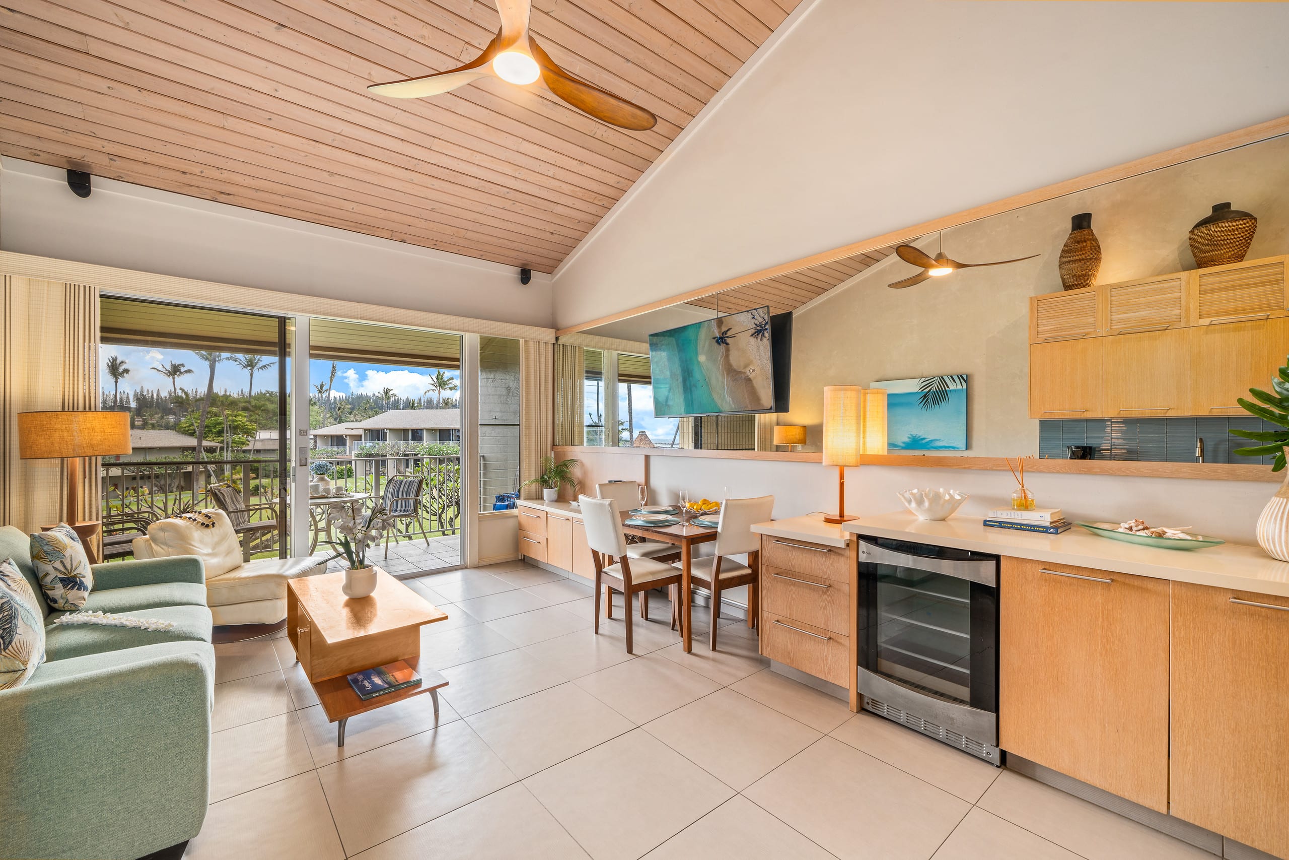 Condo in Lahaina · ★4.64 · 1 bedroom · 2 beds · 1 bath - Image 7
