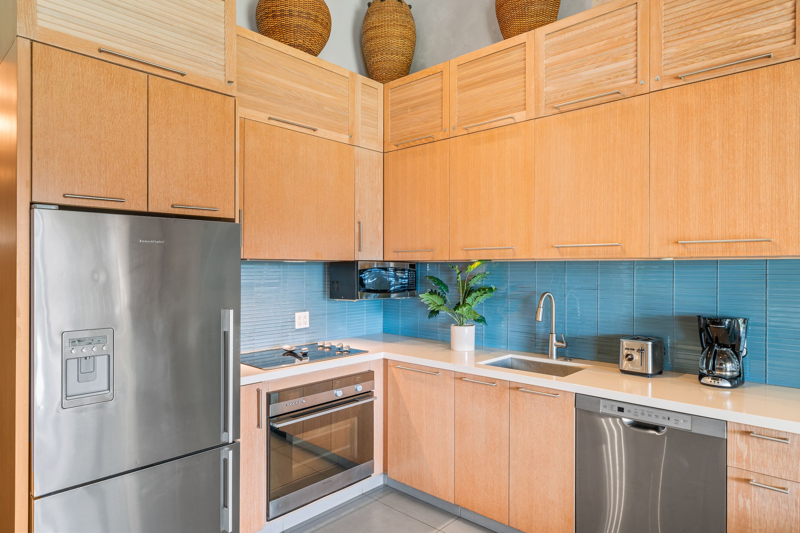 Condo in Lahaina · ★4.64 · 1 bedroom · 2 beds · 1 bath - Image 12