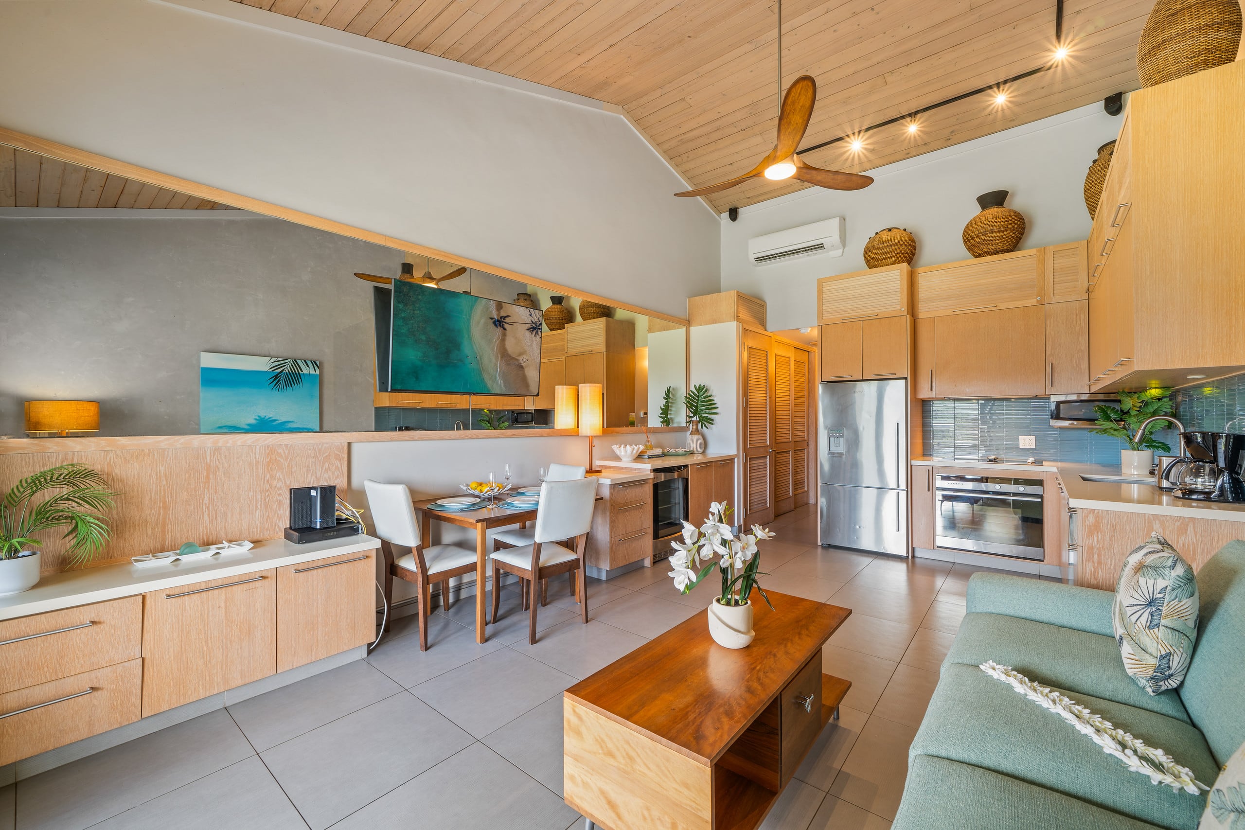 Condo in Lahaina · ★4.64 · 1 bedroom · 2 beds · 1 bath - Image 4