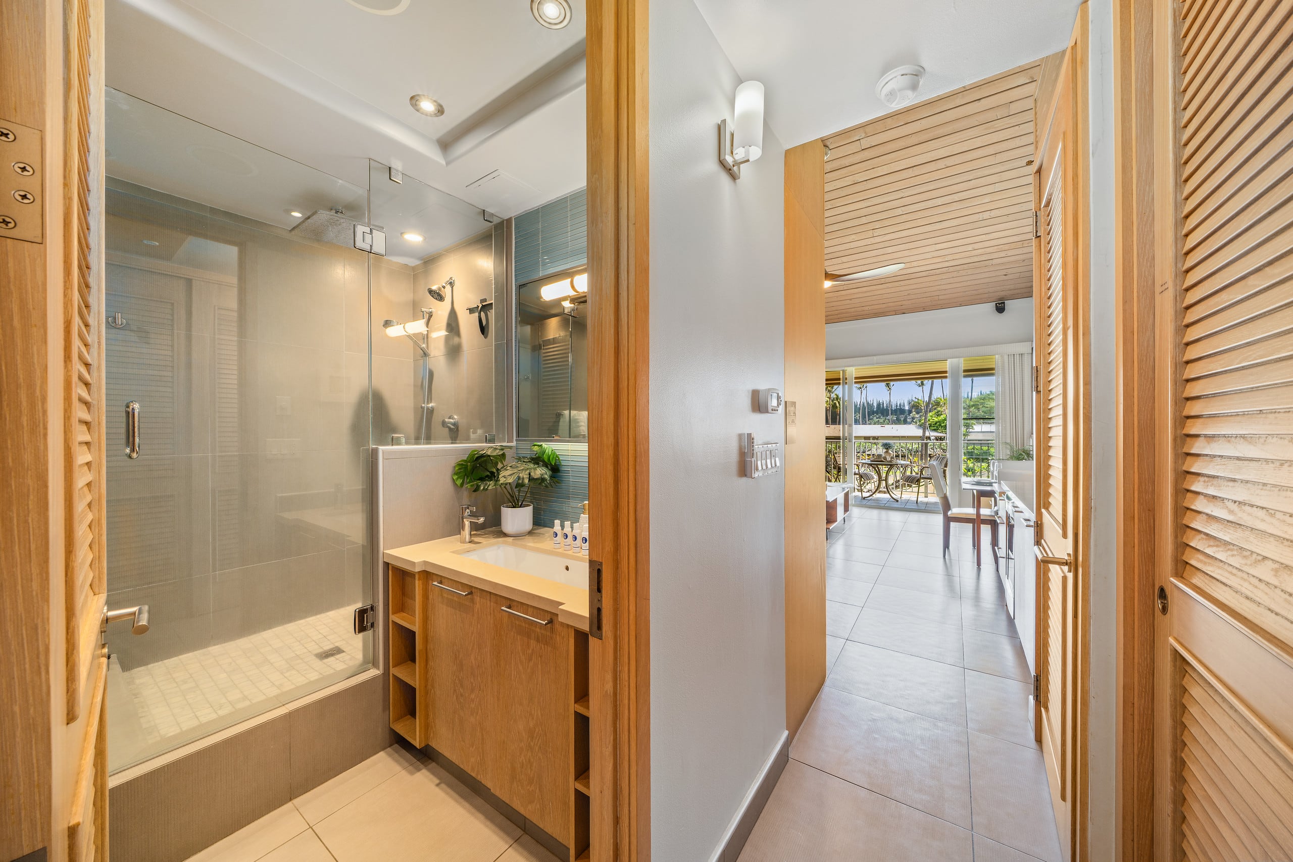 Condo in Lahaina · ★4.64 · 1 bedroom · 2 beds · 1 bath - Image 23