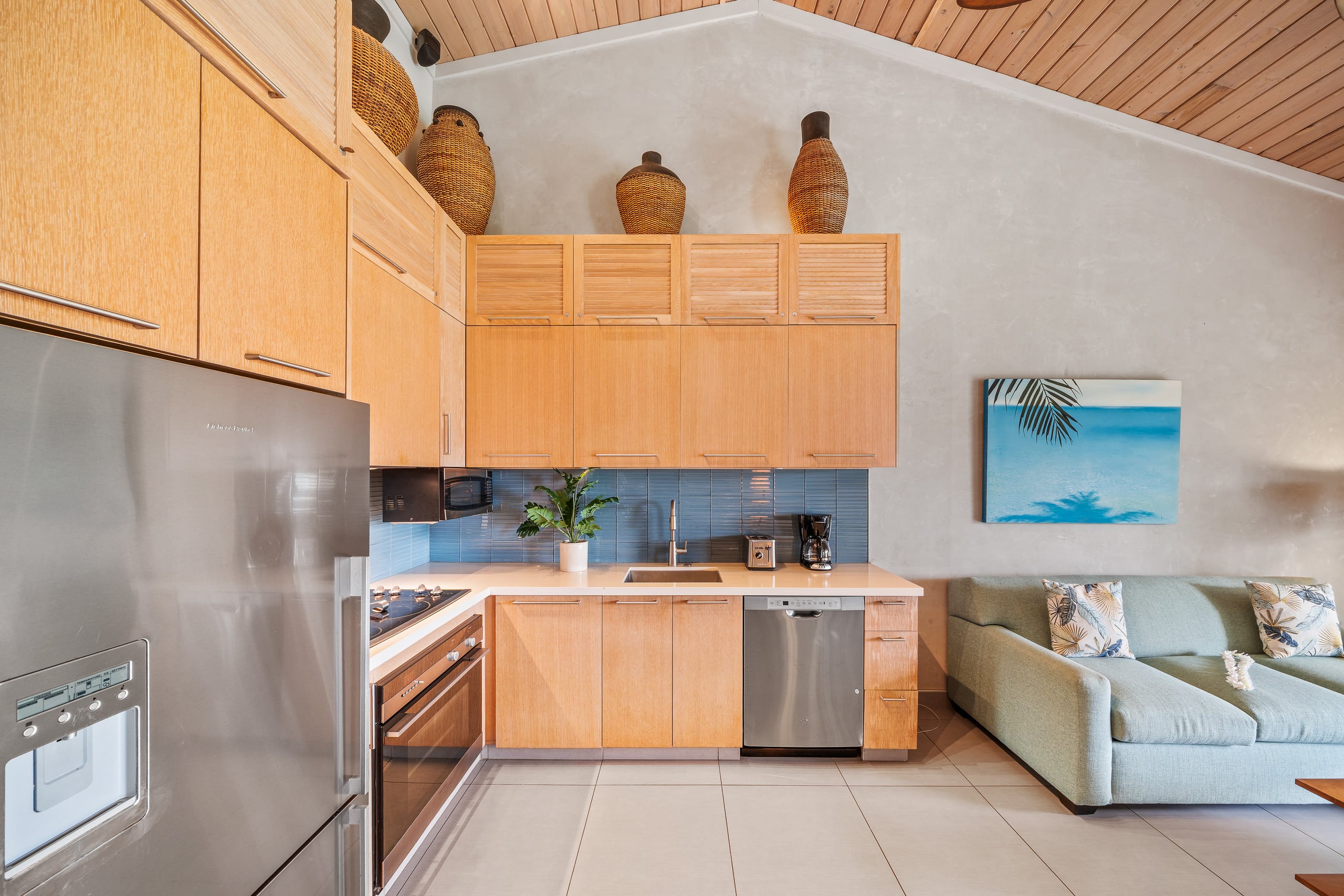 Condo in Lahaina · ★4.64 · 1 bedroom · 2 beds · 1 bath - Image 13