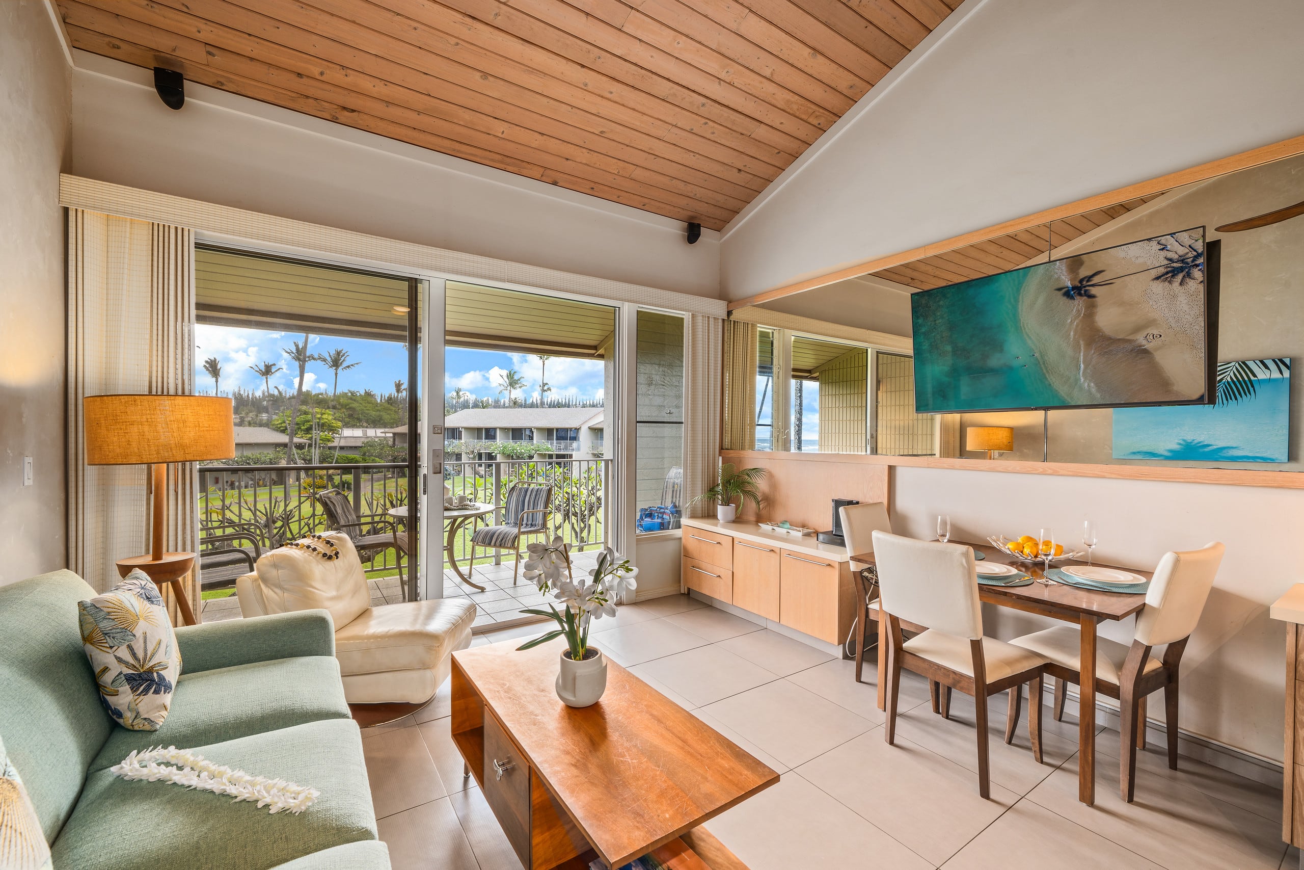 Condo in Lahaina · ★4.64 · 1 bedroom · 2 beds · 1 bath - Image 8