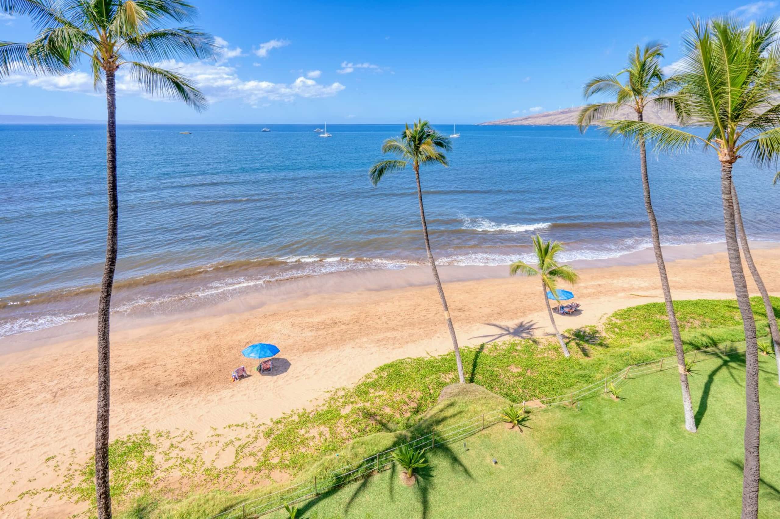 Penthouse Oceanfront overlooking Sandy Beach - Image 37