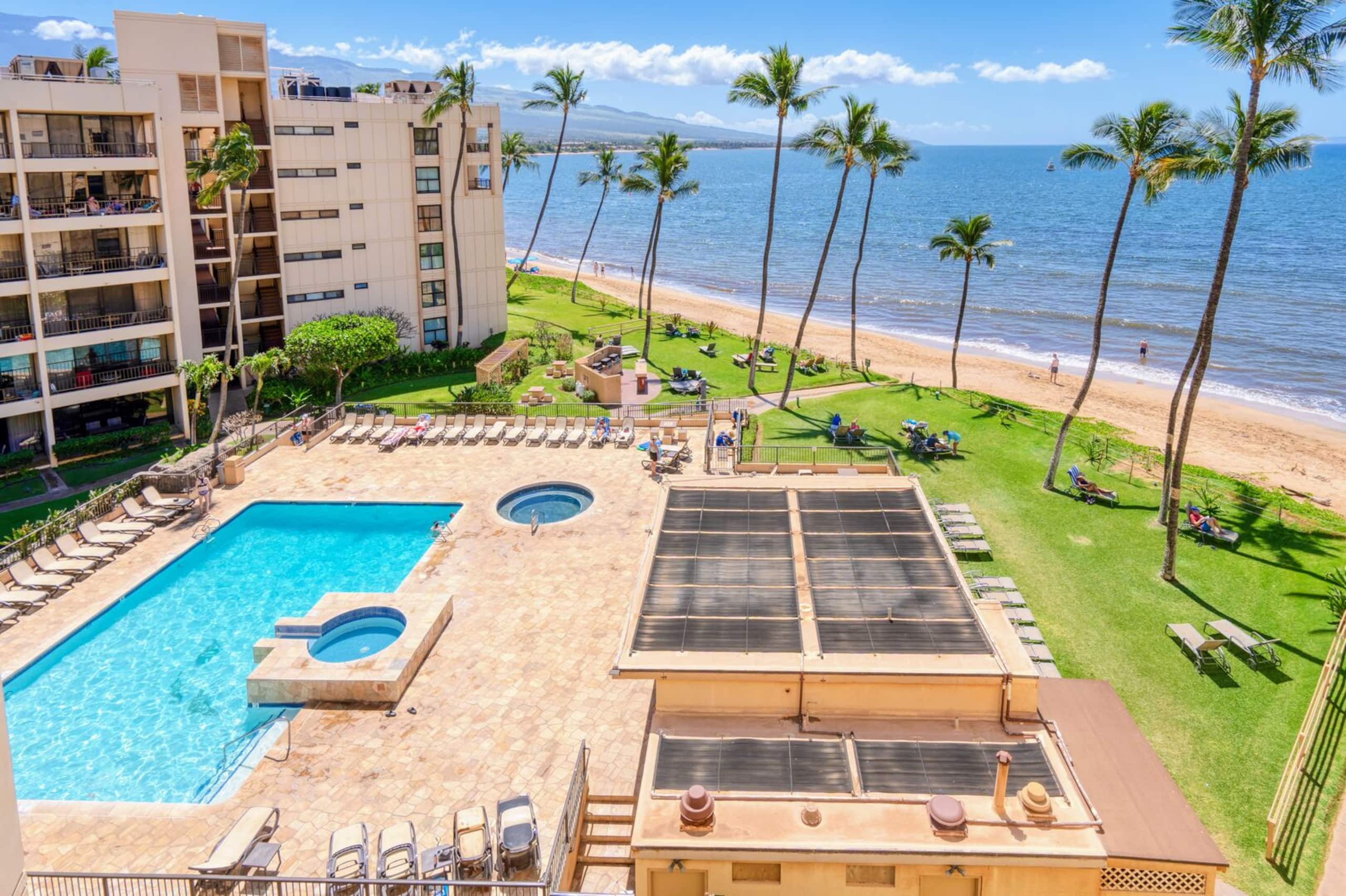 Penthouse Oceanfront overlooking Sandy Beach - Image 11