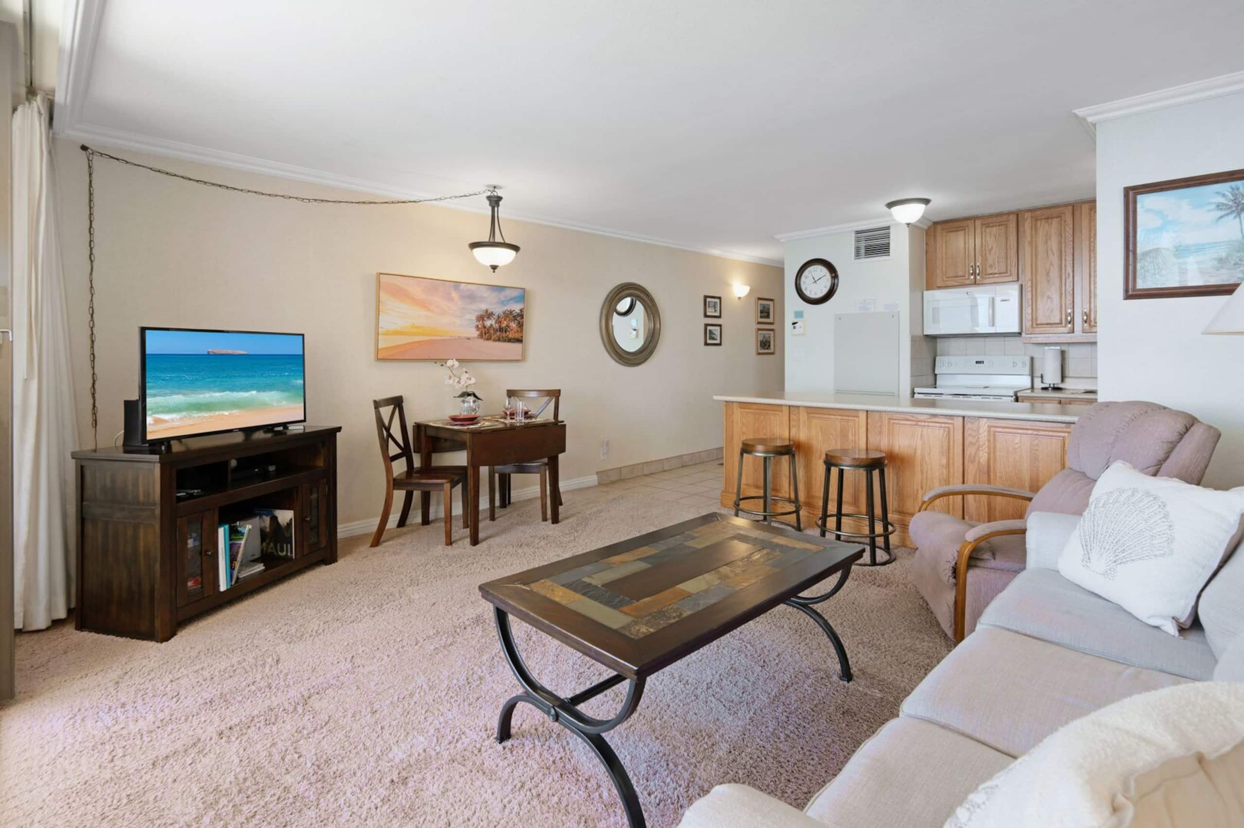 Penthouse Oceanfront overlooking Sandy Beach - Image 33