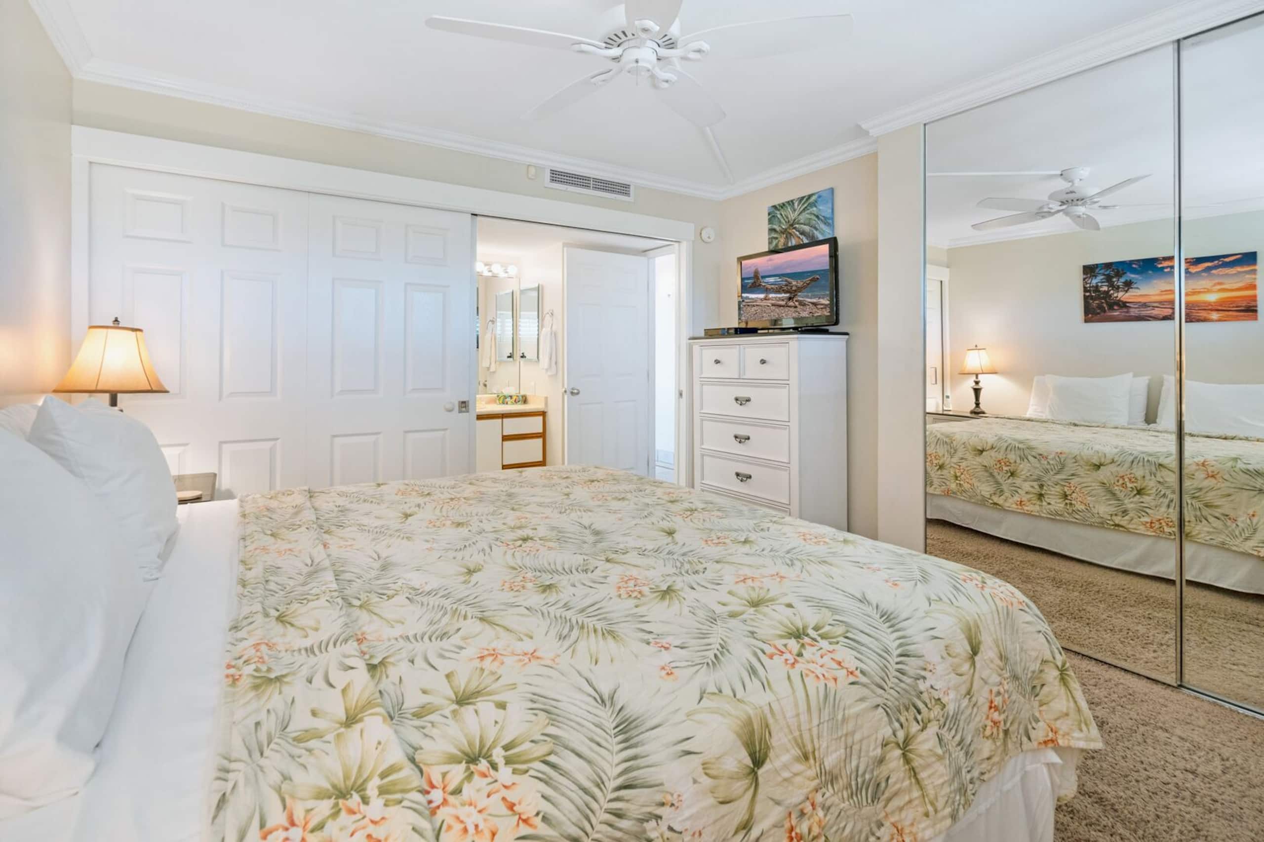 Penthouse Oceanfront overlooking Sandy Beach - Image 6