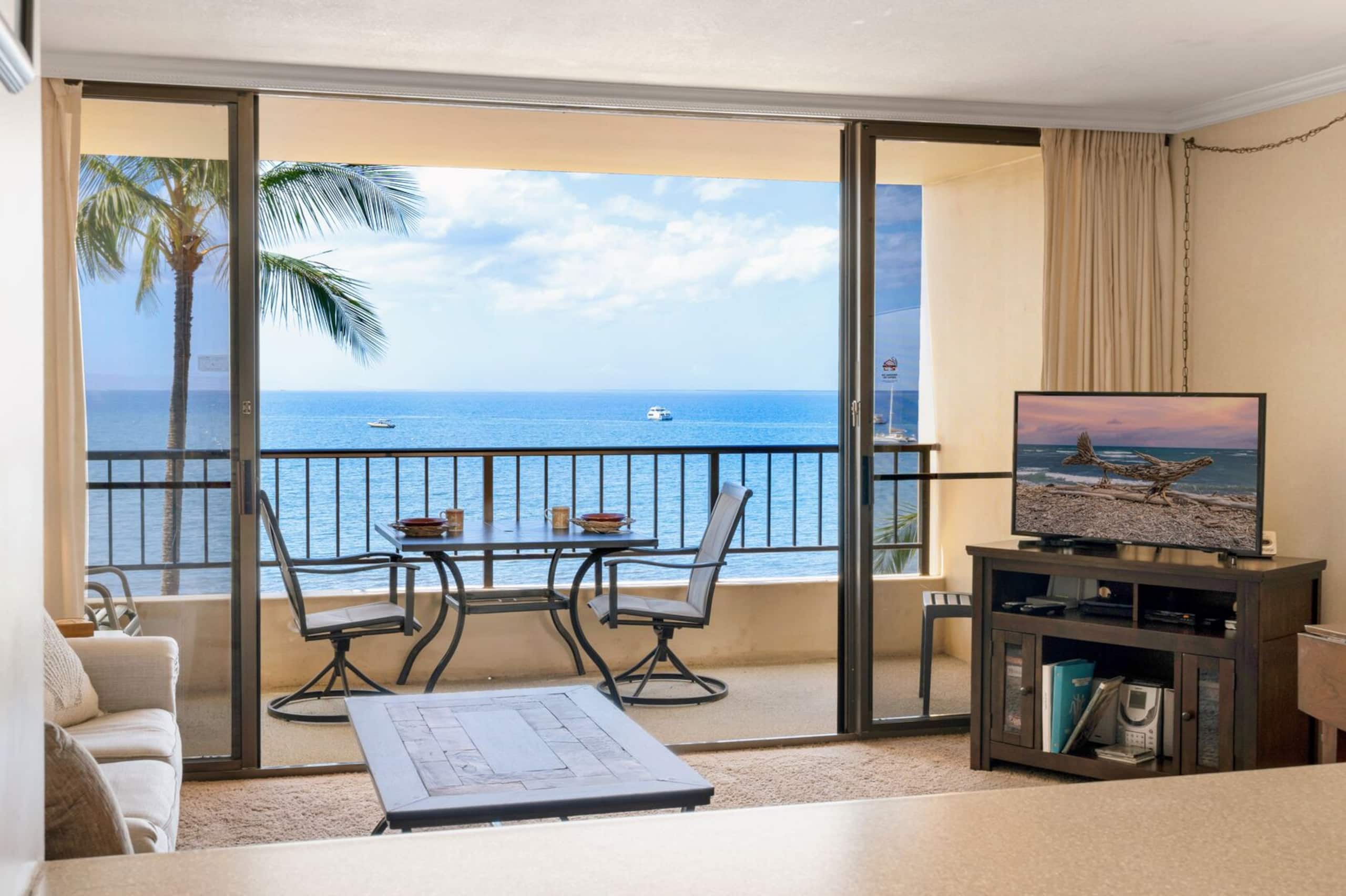 Penthouse Oceanfront overlooking Sandy Beach - Image 34
