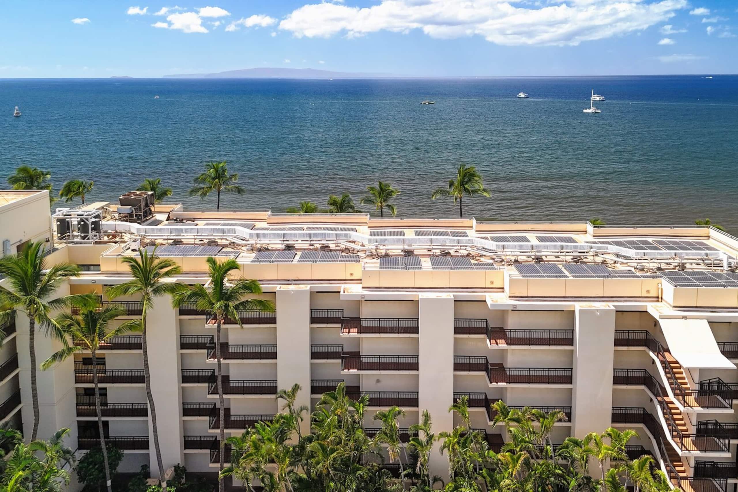 Penthouse Oceanfront overlooking Sandy Beach - Image 41
