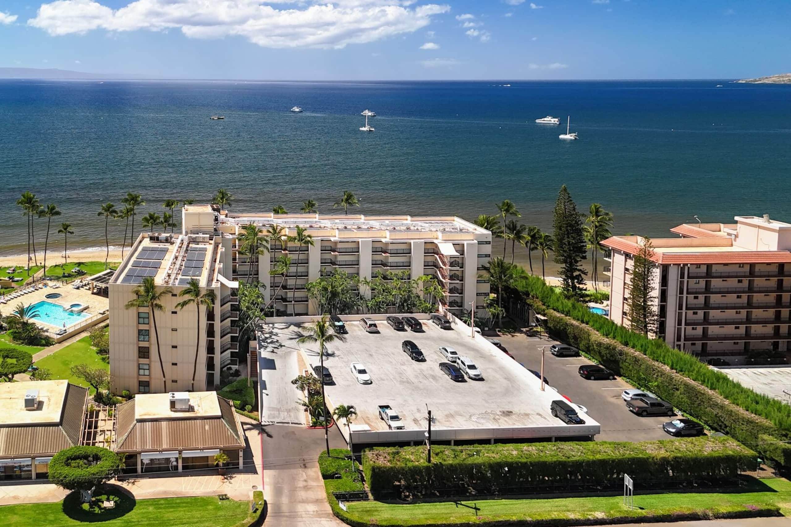 Penthouse Oceanfront overlooking Sandy Beach - Image 42
