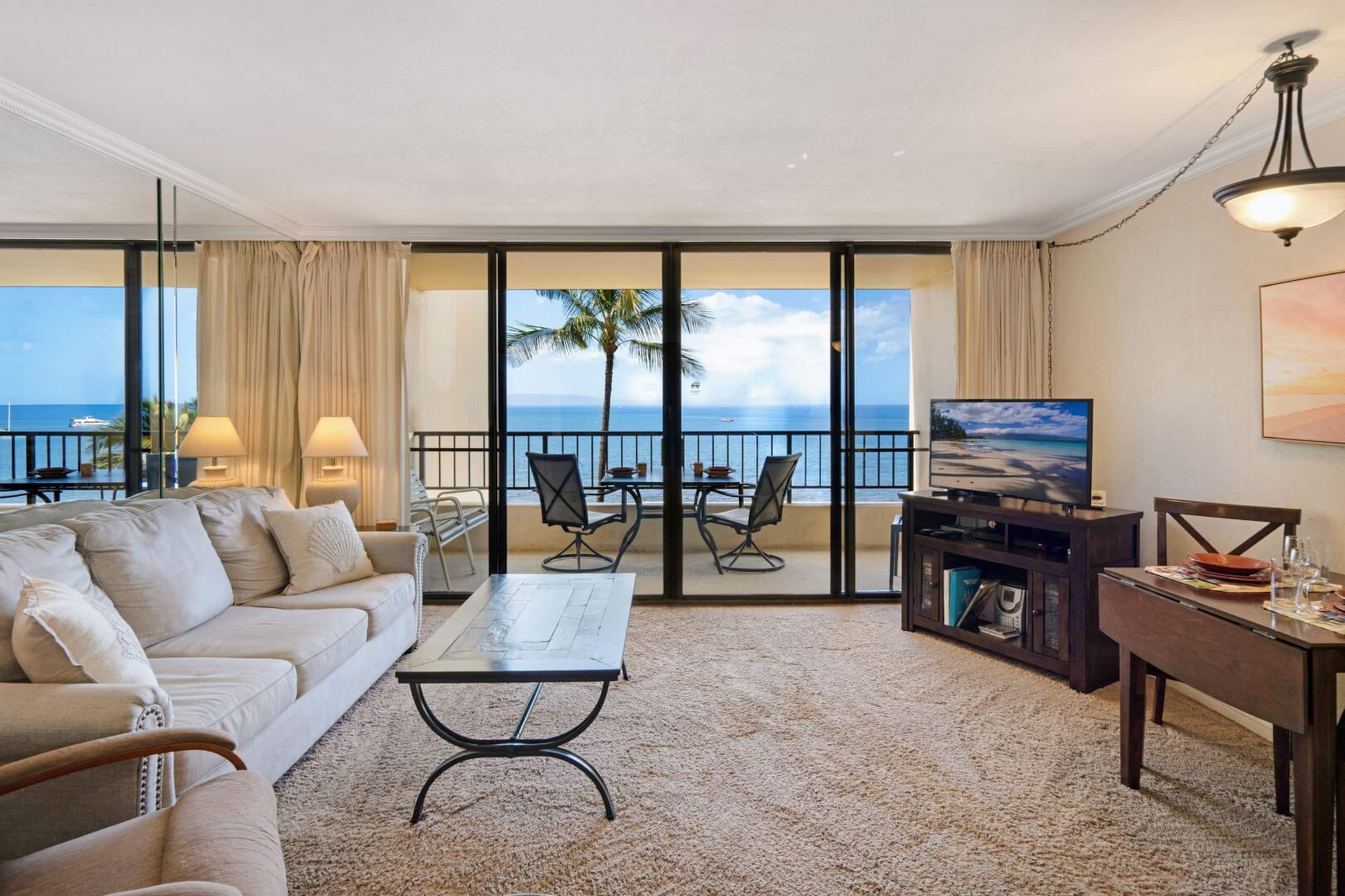 Penthouse Oceanfront overlooking Sandy Beach - Image 20