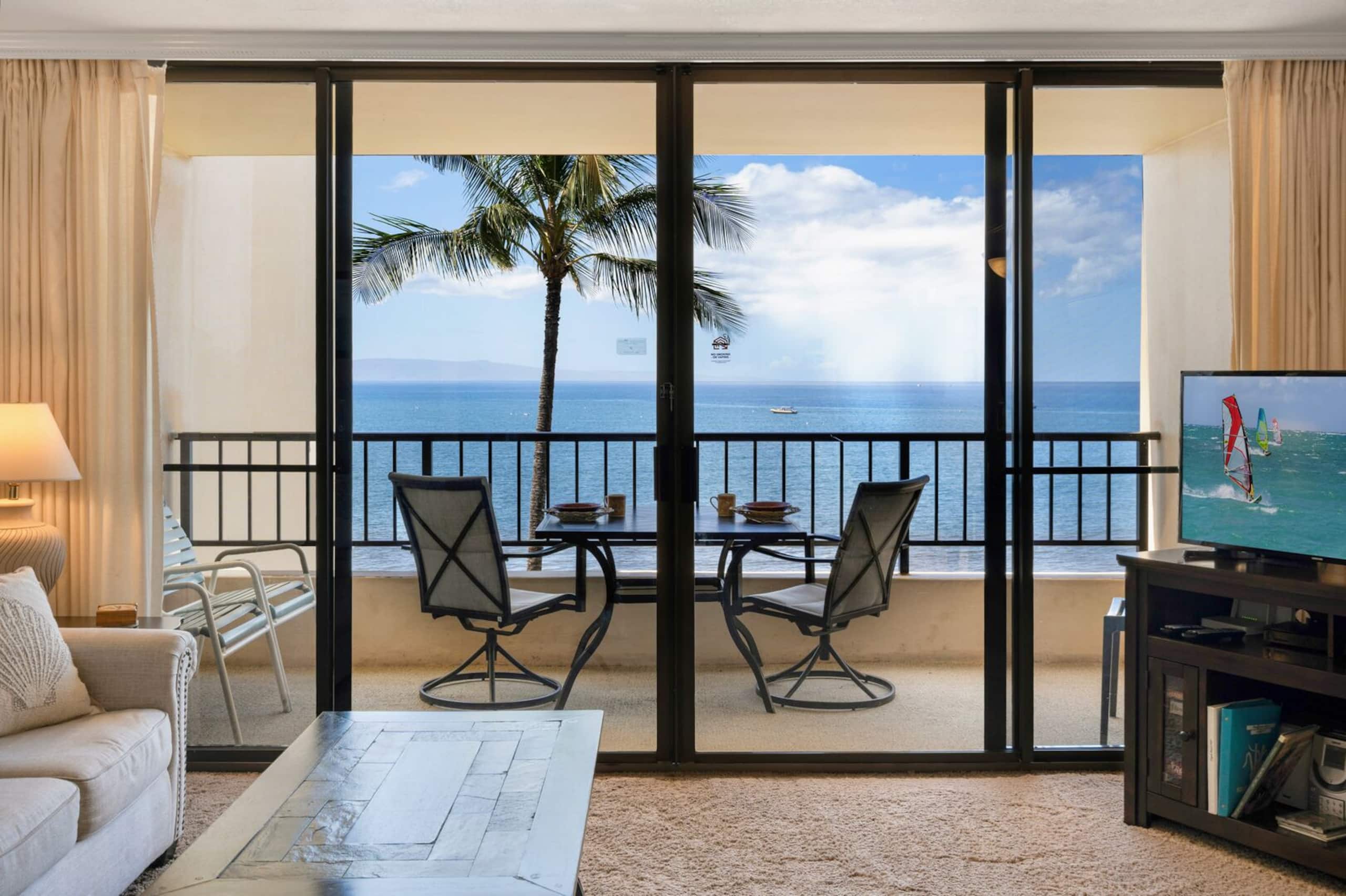 Penthouse Oceanfront overlooking Sandy Beach - Image 3
