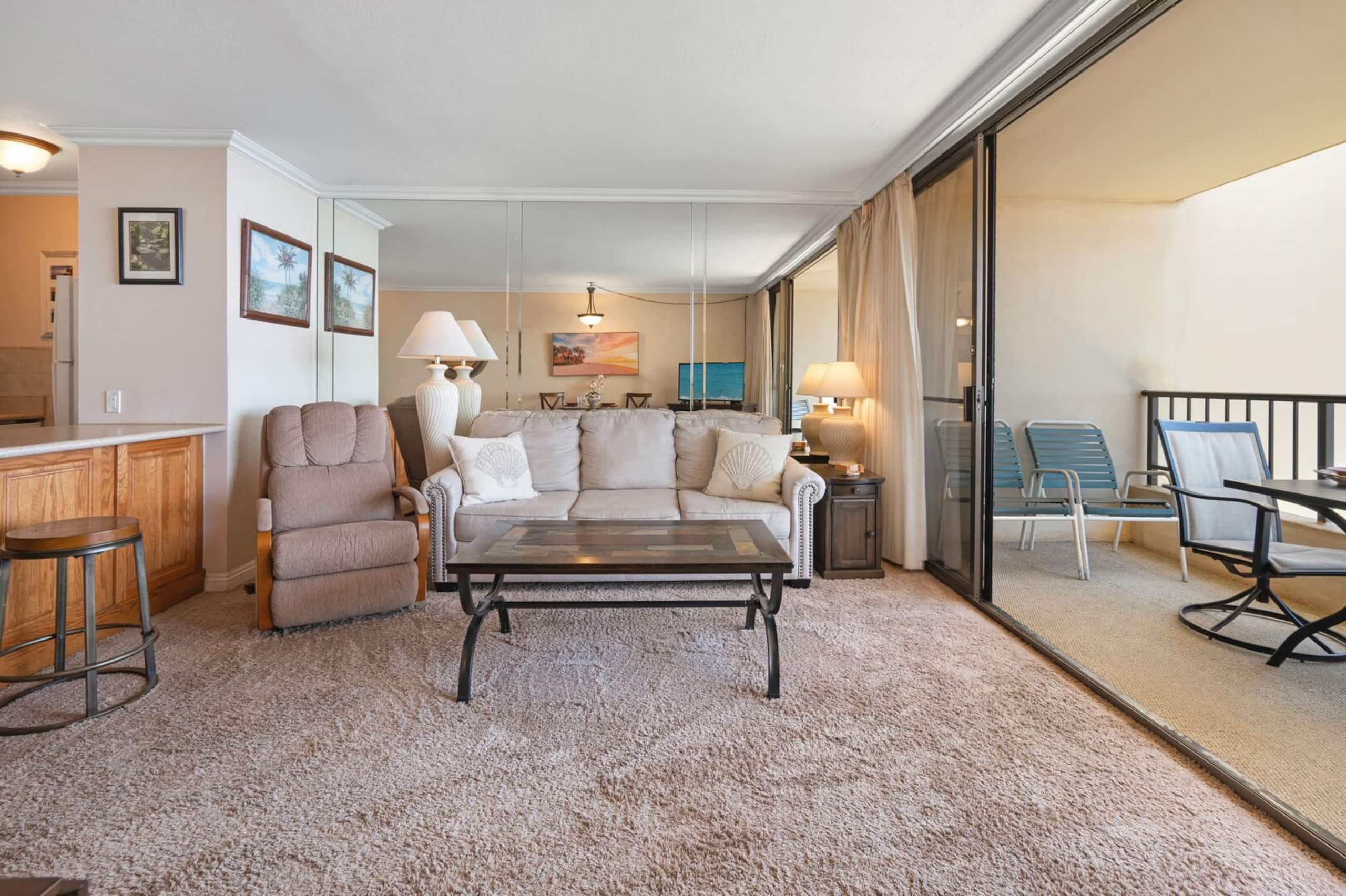 Penthouse Oceanfront overlooking Sandy Beach - Image 27