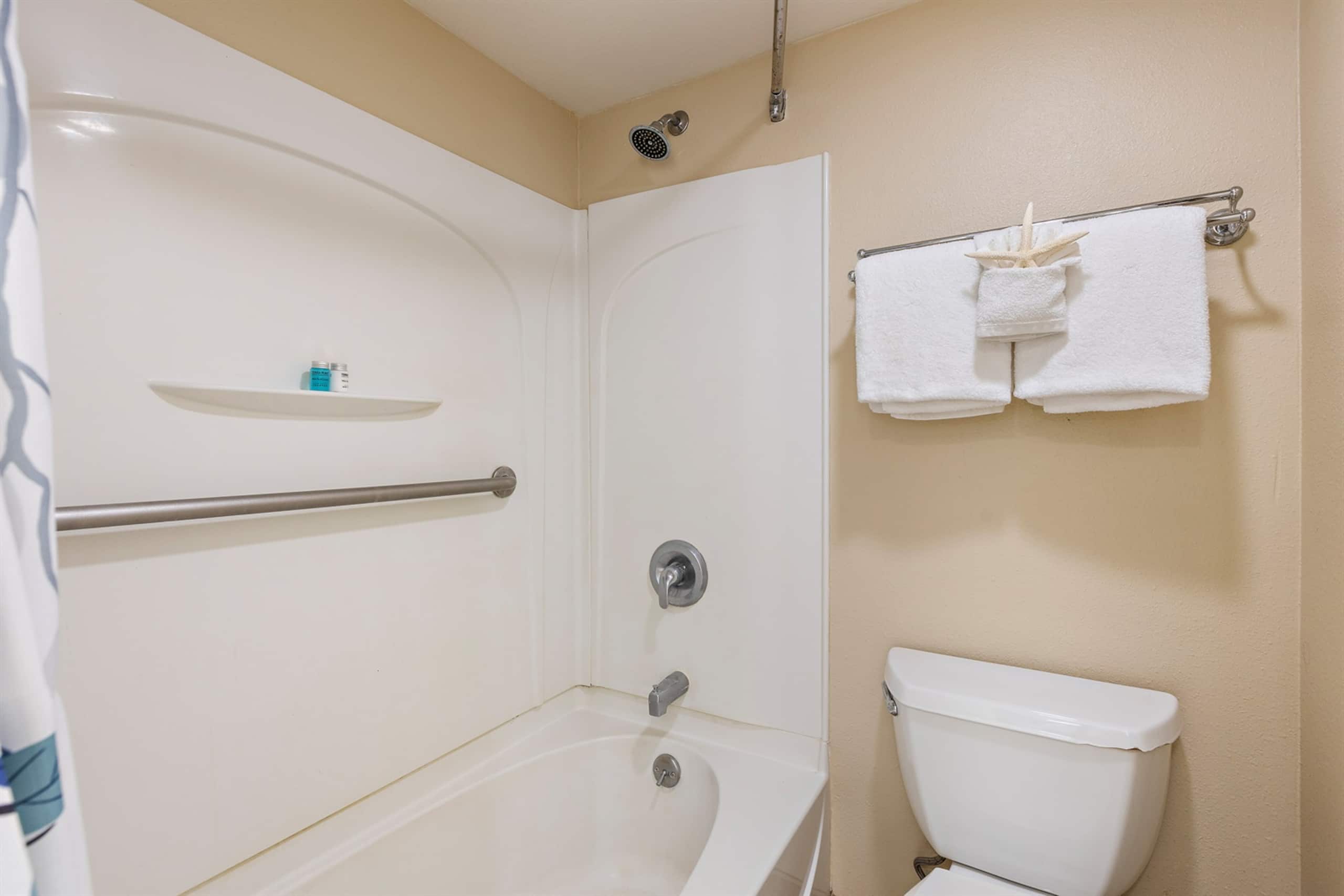 Condo in Lahaina · ★4.96 · 1 bedroom · 2 beds · 1 bath - Image 23
