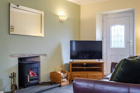 Top performing Airbnb: Victory Cottage, dog friendly, village centre in Hawkshead