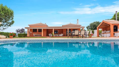 The Snails of Almogía by Ruralidays