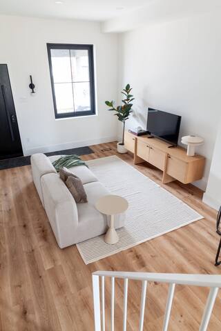 The Lewis Townhouse gallery image 2