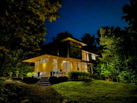 Lakefront Modern Home in Parry Sound