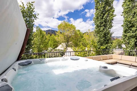Alpine Rowhouse - Boutique Luxury in Town