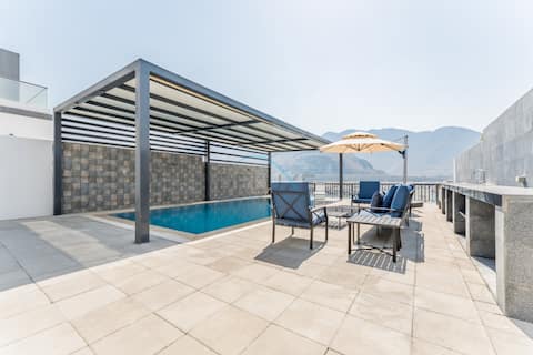 Sea Views 4BR + Asst Room Villa with Private Pool