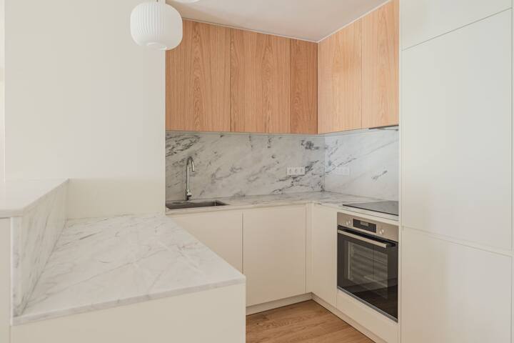 Stylish 2BR Apartment with AC & Terrace gallery image 5