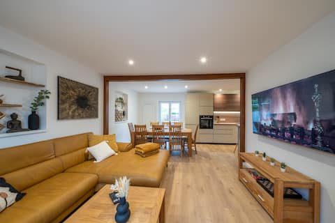 Le Refuge Pétillant - House Terrace and Garden