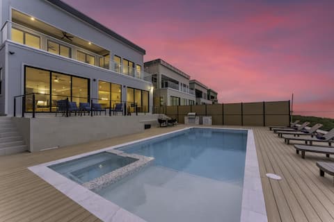 New Luxury Huge Waterfront w/Pool, Sleeps 22