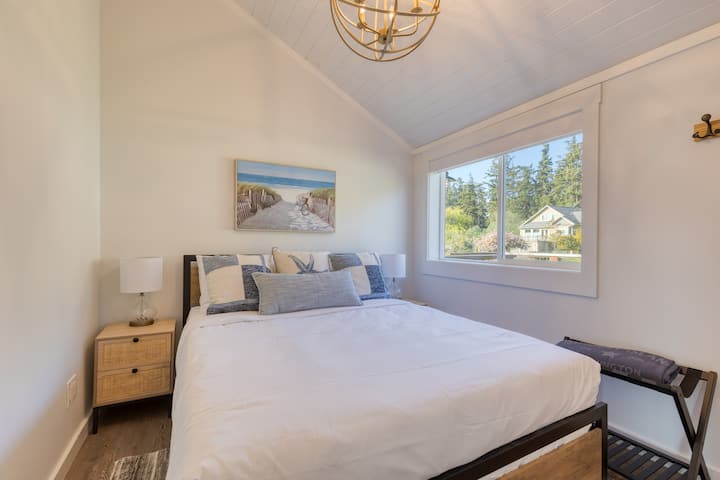 Спалната соба 2 има брачен кревет (широк 150-179 см).