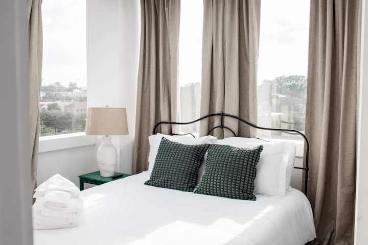 Elegant 2br/2ba Retreat | Stunning Capitol Views - 몽고메리