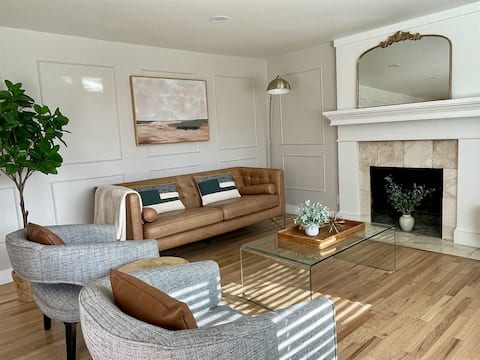 Popular Airbnb listing: Modern Retreat: Ensuites, Games & Sunroom Bliss in Denver Metropolitan Area