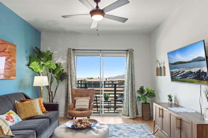 Sun-kissed Stay | Kierland Area | Pool & Hot Tub - Phoenix, AZ