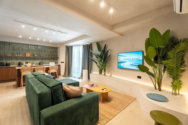 Stylish Designer Oasis In The Heart Of St Julians - Pembroke, Malta