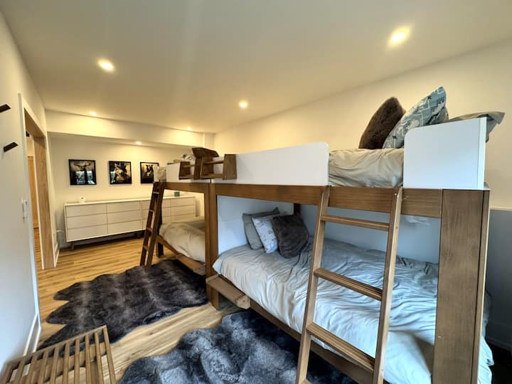 Chumba cha kulala#5- Vitanda vya ghorofa vya ukubwa kamili- Kiwango cha chini