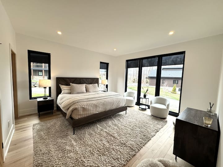 Kisha#1-King Bed- Main Level