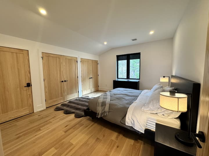 Chumba#4-King Bed- Kiwango cha 2