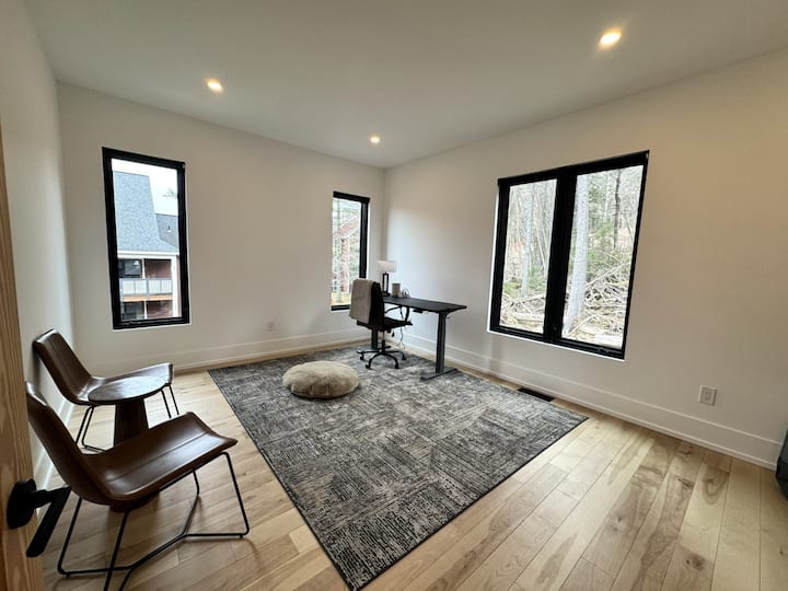 Ofisi/Chumba cha kulala# 6-Queen bed- Kiwango kikuu