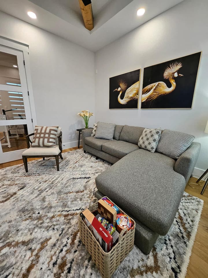 如有需要，可作为第5间卧室，配备一张标准双人沙发床。 