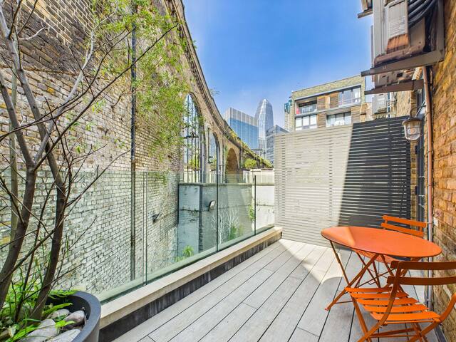 Contemporary and Industrial Apartment in Southwark gallery image 4